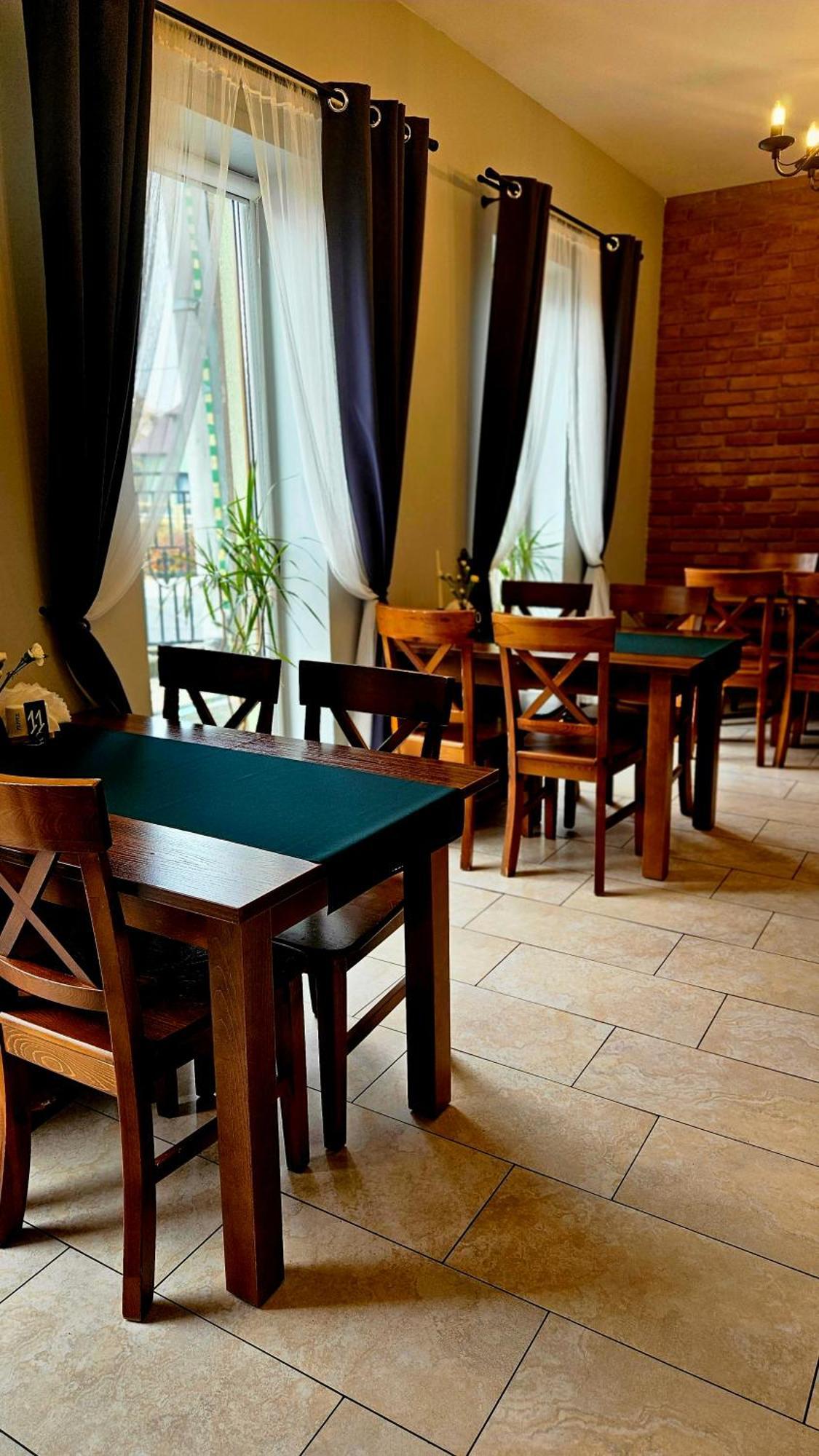 Hotel Gosciniec Pod Lilijka Podzamcze  Exterior foto